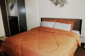 Elegant Queen room with wifi access-Ruby